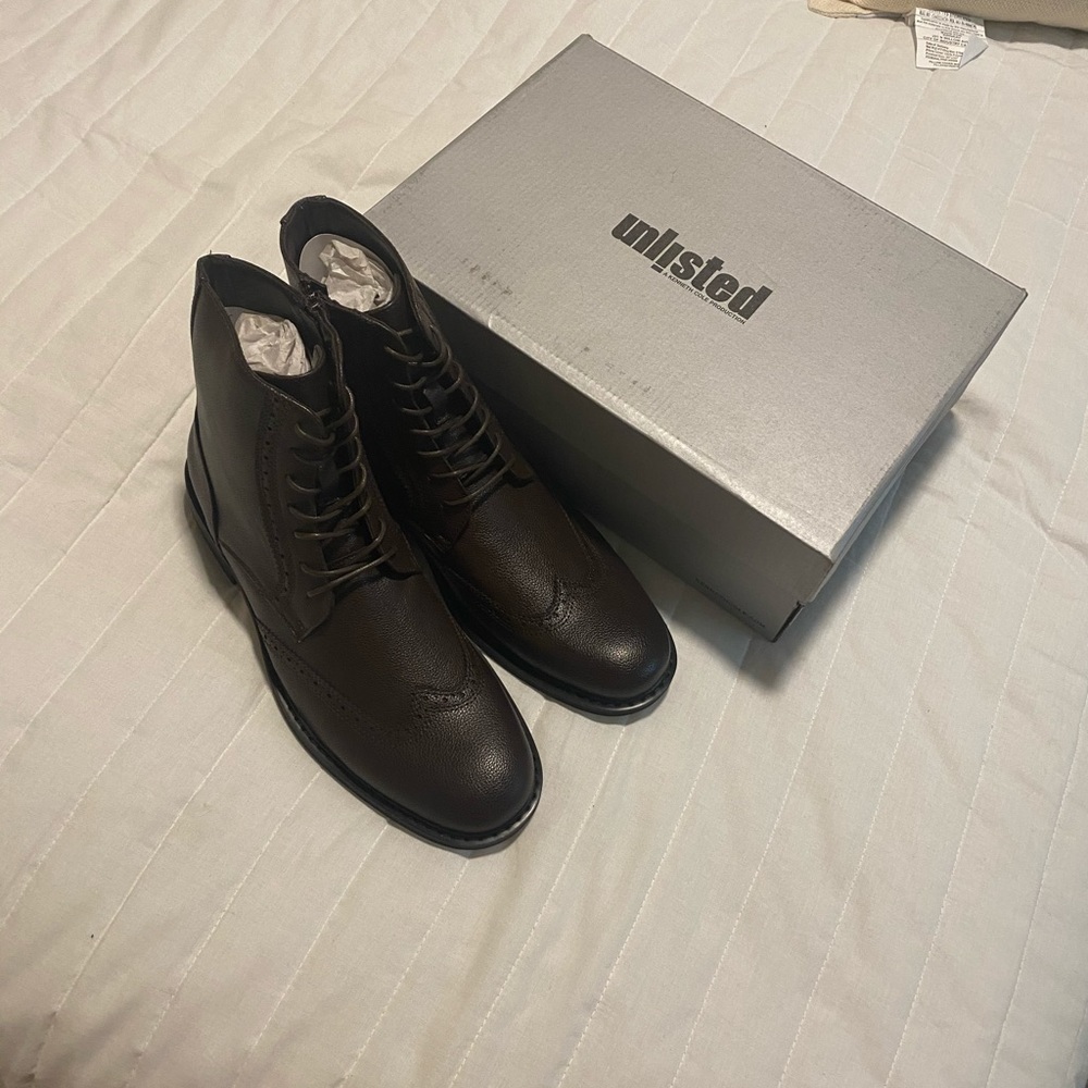 Kenneth Cole: Unlisted Brown Buzzer Boots